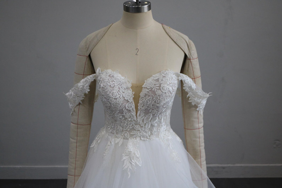 Off the Shoulder Lace Ball Gown Wedding Dress, Ruffled Tulle Bridal Gown, Deep V Neck A-line Wedding Dress with Train