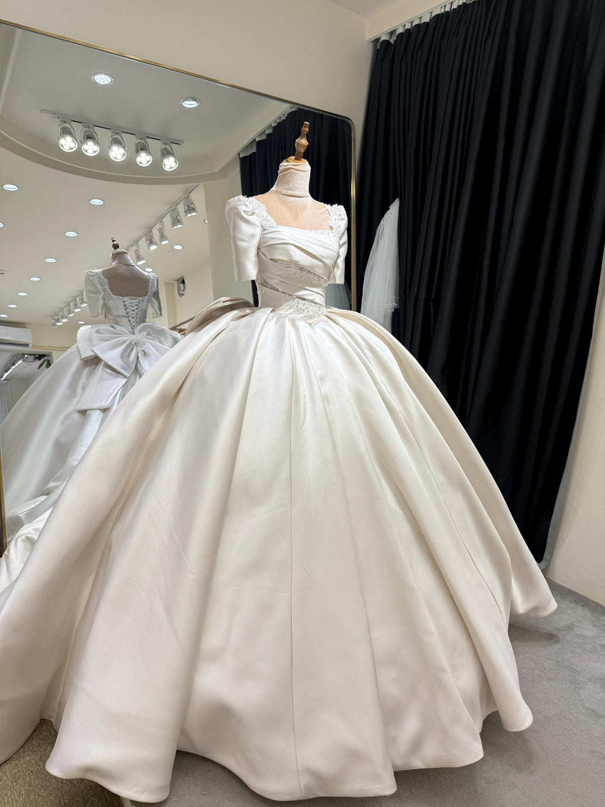 Luxury Satin Ballgown Wedding Dress, Square Neck Puff Sleeve Bridal Gown, Lace Embellished Princess Wedding Dress with Big Bow