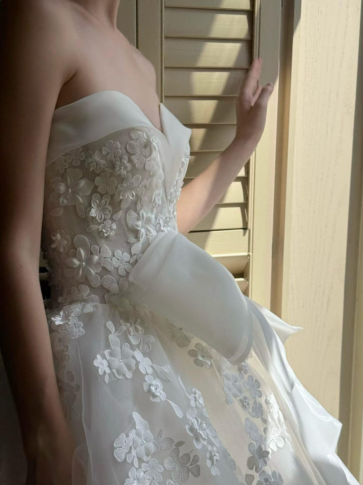 Strapless Sweetheart 3D Floral Tulle Ballgown Wedding Dress, Large Bow Bridal Gown, Romantic 3D Flower Princess Wedding Gown