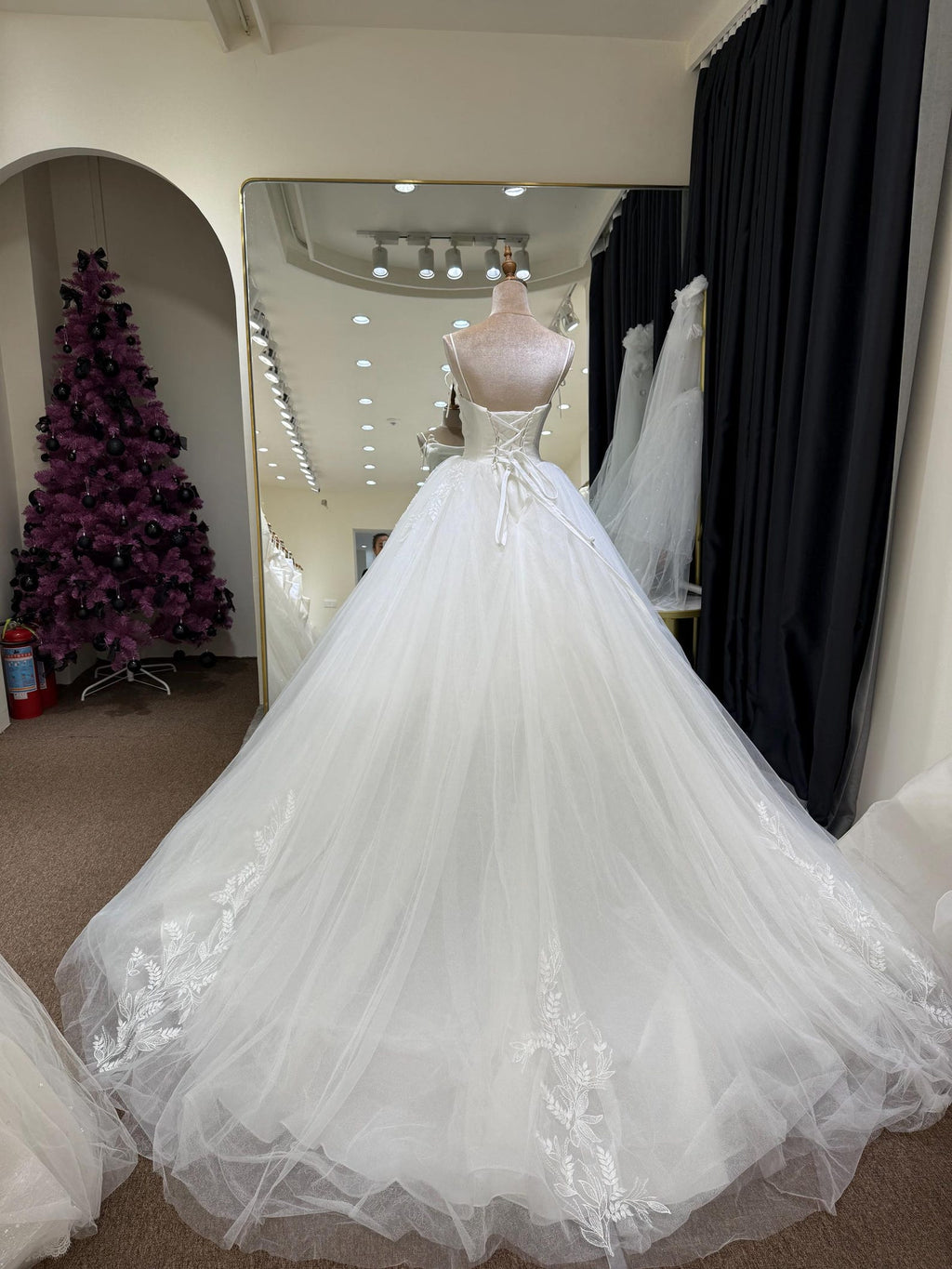 vStrappy Bow Wedding Dress, Satin Bodice Tulle Ball Gown, Lace Embroidery Bridal Gown With Long Train, Romantic Princess Wedding Dress