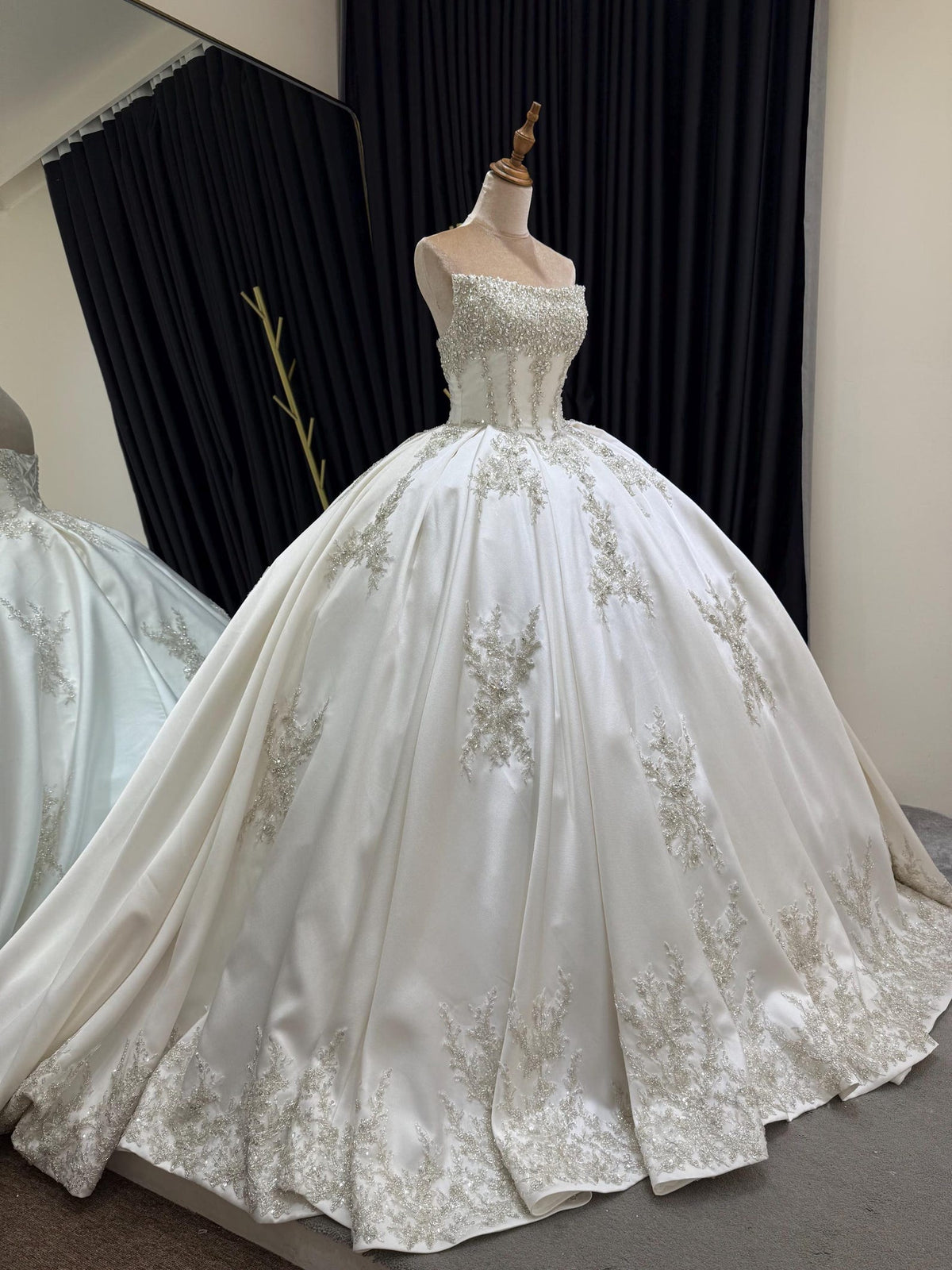 Luxury Strapless Satin Wedding Dress, Sparkle Beaded Lace Ballgown Bridal Gown with Chapel Train