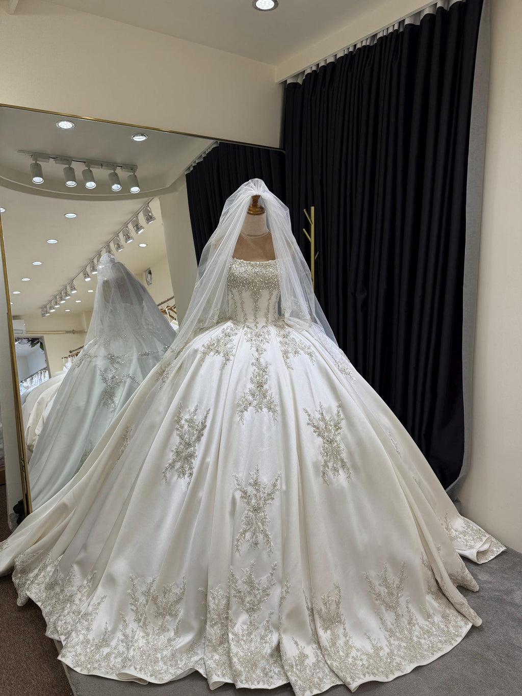 Luxury Strapless Satin Wedding Dress, Sparkle Beaded Lace Ballgown Bridal Gown with Chapel Train